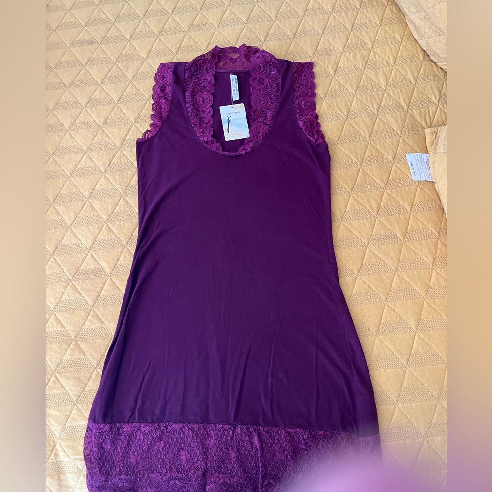 NWT FREE PEOPLE WOMENS SLEEP DRESS. MAROON SIZE MED